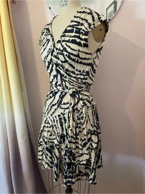 Diane Von Furstenberg Black & Cream Tiger Printed Wrap Mini Dress